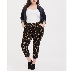 NEW Torrid Black and Yellow Floral Challis Tie Front Tapered Ankle Pants Size 0
